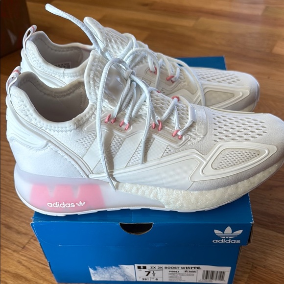 Adidas Women's ZX 2K Boost White Sneakers New Size 7.5 - Picture 1 of 7